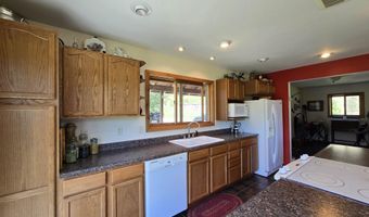 30 Alum Creek Rd, Aladdin, WY 82710