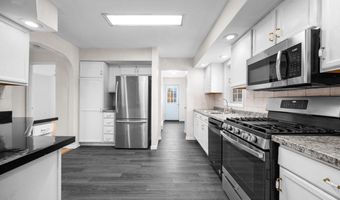 202 Pearl St, Bangor, ME 04401