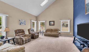 12 Brittany Dr, Bayville, NJ 08721