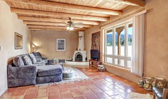 2 Latilla Ln, Arroyo Seco, NM 87514