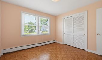 32 Brookfarm Rd, North Providence, RI 02904