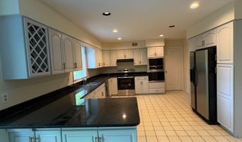 3502 HOLLY Rd, Annandale, VA 22003