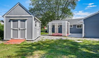 498 Juniper Ln, Cheshire, CT 06410