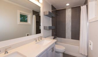 60 Summit Ridge Dr, Brandon, MS 39042