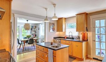264 Sowams Rd, Barrington, RI 02806