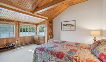 92 Red Gate Ln, Acton, ME 04001