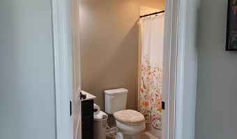 25501 EMERSON OAKS Dr, Aldie, VA 20105