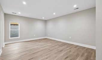 735 N GEORGE MASON Dr, Arlington, VA 22203