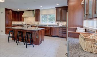 23 Pine Top Rd, Barrington, RI 02806