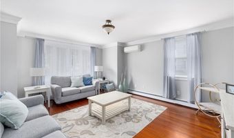 23 Vernon Ave 1, Newport, RI 02840