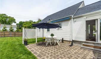 170 Pilgrim Pkwy, Warwick, RI 02888