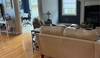 32 Sweet Pea Dr, Cranston, RI 02920