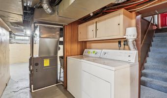 418 N 15th St, Adel, IA 50003