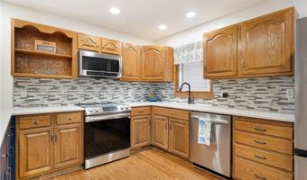 2104 W Oakland Ave, Austin, MN 55912