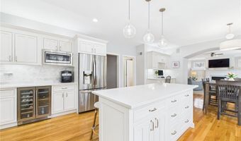 30 Taggart Ct, East Greenwich, RI 02818