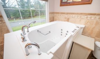 125 Fitch Blvd 201, Austintown, OH 44515