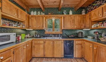2054 Whitefield Rd, Bethlehem, NH 03574