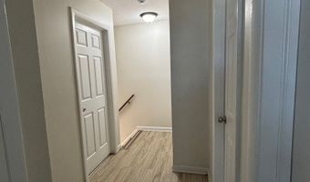 6 Irving Pl, Danbury, CT 06810