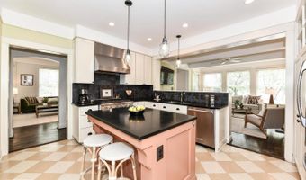 1812 N RANDOLPH St, Arlington, VA 22207
