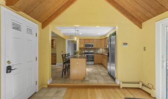 53 School St, Johnston, RI 02919