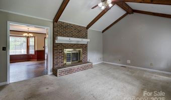 589 White Pines Cir, Camden, SC 29020