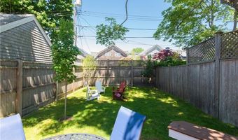 44 Hammond St, Newport, RI 02840