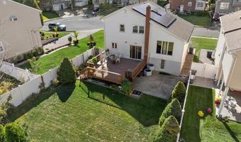 33 Coyne Ct, Bergenfield, NJ 07621
