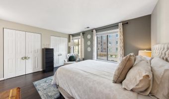 1020 N STAFFORD St 311, Arlington, VA 22201