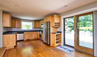 23 Fesser Ave, Bristol, RI 02809