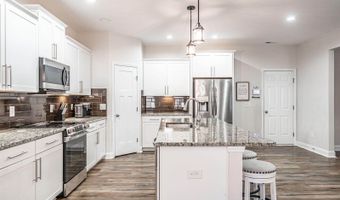 101 Bluegrass Ct, Aberdeen, NC 28315