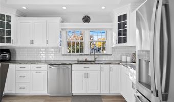 160 Grand Central Ave, Amityville, NY 11701