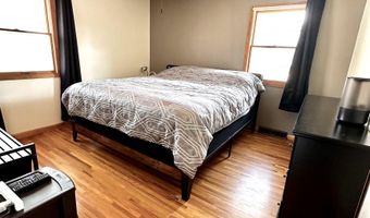 1227 E Linden St, Algona, IA 50511