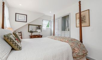 22 Brayton Rd, Smithfield, RI 02917