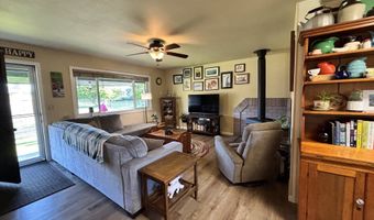 537 ART St, Brookings, OR 97415