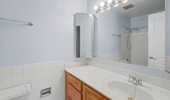 1227 S Old Wilke Rd 210, Arlington Heights, IL 60005