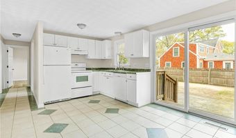 4 Ellsworth St, Warwick, RI 02886
