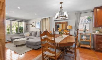 1958 Cranston St, Cranston, RI 02920