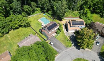 51 Aspen Cir, Albany, NY 12208