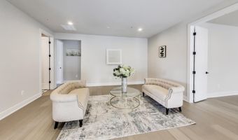 6934 RENITA Ln, Bethesda, MD 20817