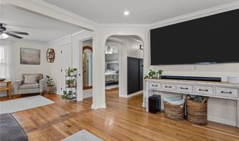 33 Fairhaven Rd, Cumberland, RI 02864