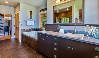 32220 Tamarack Dr, Bigfork, MT 59911
