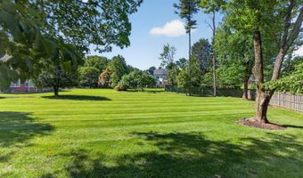 6720 NEWBOLD Dr, Bethesda, MD 20817