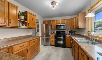 108 N Maple Ave, Brandon, SD 57005