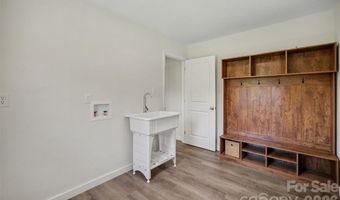 5324 Cheval Pl, Charlotte, NC 28205