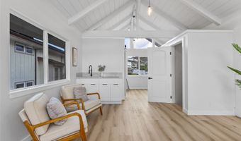 889 Akumu St, Kailua, HI 96734