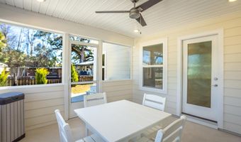 111 11th St, Apalachicola, FL 32320