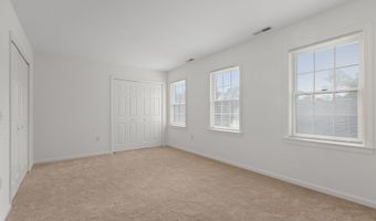 1 E Hayestown Rd 33, Danbury, CT 06811