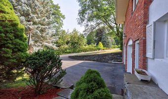 73 South St, Burlington, VT 05401