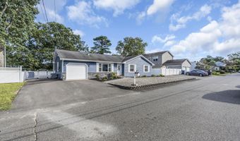 745 Halliard Ave, Beachwood, NJ 08722