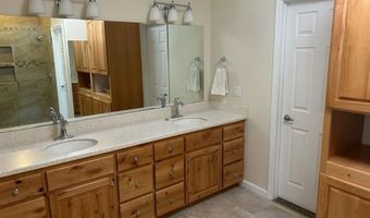184 S 1st St W, Cowley, WY 82420